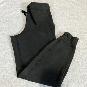 Lululemon size 4 sweat joggers